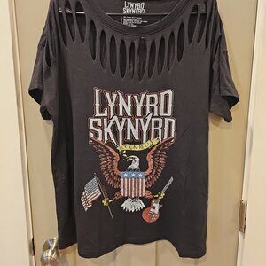 Torrid Size 00 LYNYRD SKYNYRD BLACK SLASHED TEE Shirt Women’s Plus